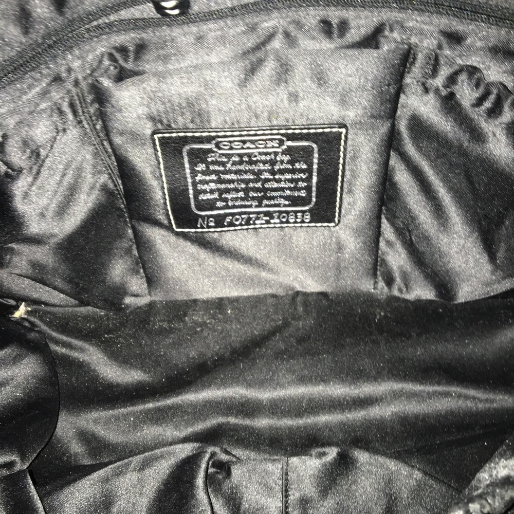 Large authentic Coach handbag - Picture 3 of 5